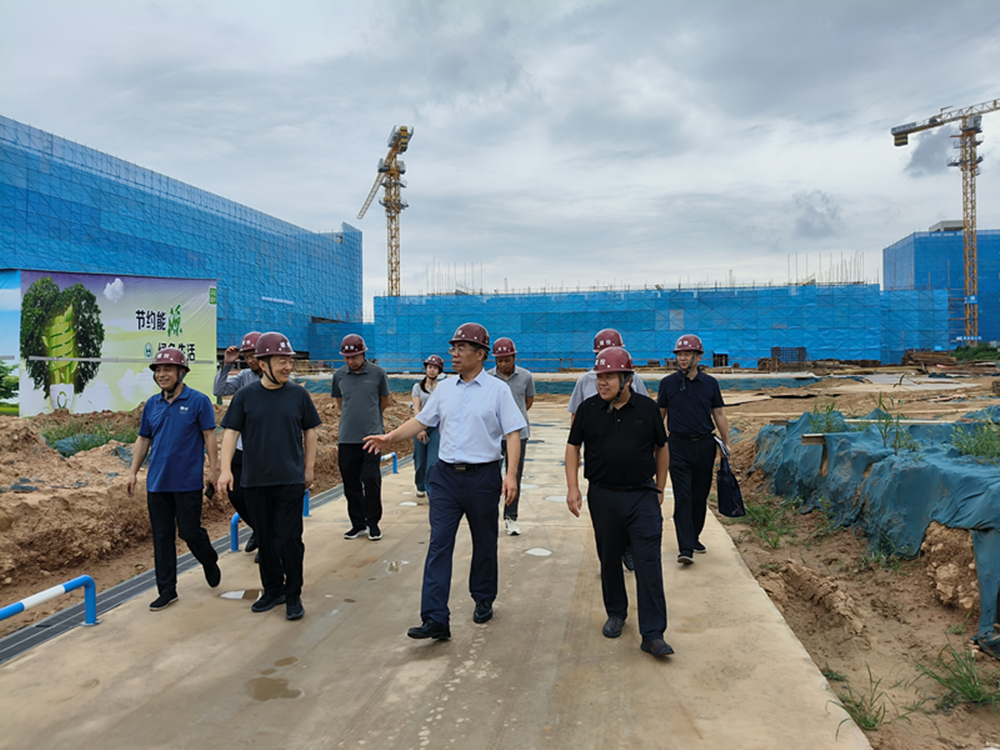 集團公司黨委書記、董事長汪洋到六十七高級中學(xué)項目調(diào)研項目建設(shè)工作